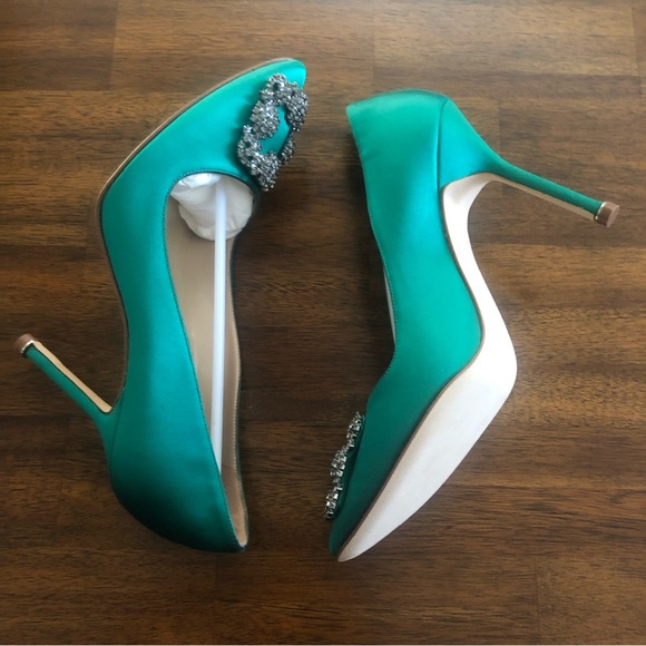 NIB $1125 Manolo Blahnik Hangisi Satin Crystal-Buckle Pumps in Green - size 37.5 - Picture 10 of 16
